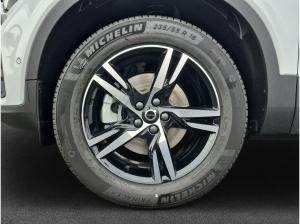 Volvo XC40 B3 Plus Dark +360° +Standheizung SOFORT VERFÜGBAR