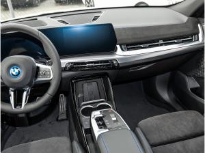 BMW iX2 eDrive20 M Sport HUD ACC 360°KAM RFK NAVI