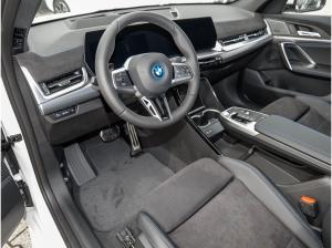 BMW iX2 eDrive20 M Sport HUD ACC 360°KAM RFK NAVI