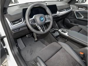 BMW iX2 eDrive20 M Sport HUD ACC 360°KAM RFK NAVI
