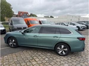 Volkswagen Passat Variant 1.5 eTSi DSG Business Standheiz. elektr.Heckklappe R-Kamera NaviProMax 17Zoll