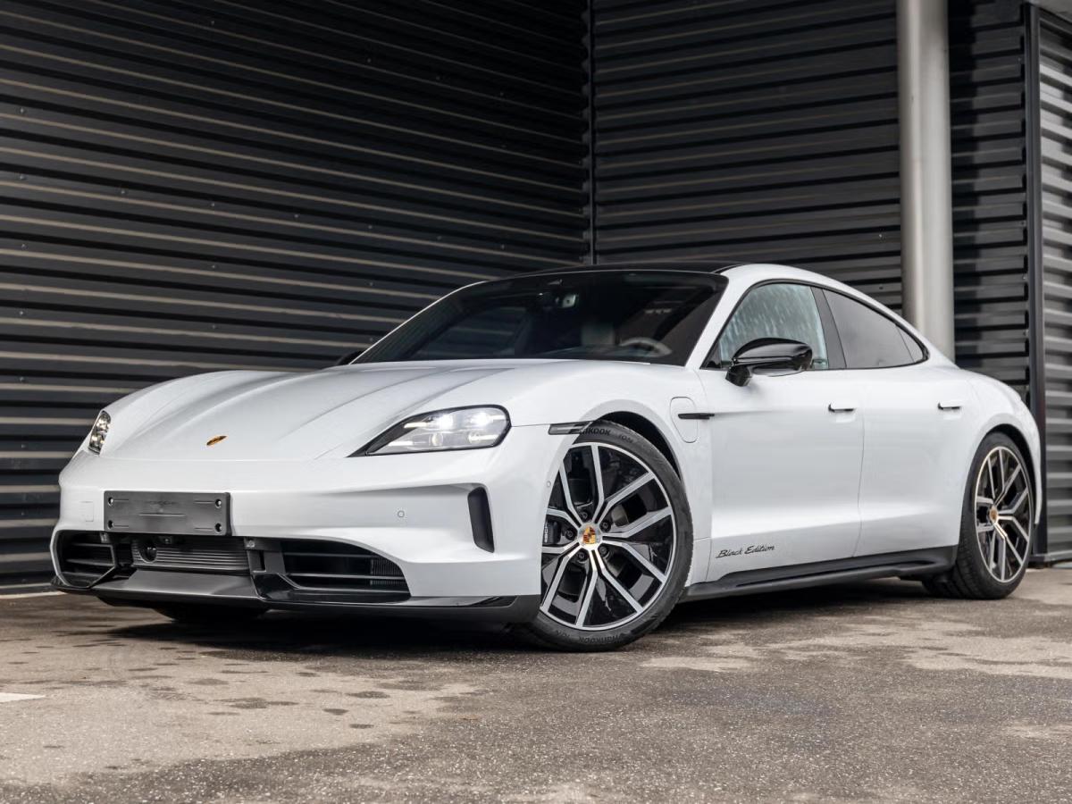 Porsche Taycan 4 Black Edition - **SOFORT VERFÜGBAR MIT SONDERKONDITIONEN** - InnoDr., Sitzbel., HEAD-UP, Chrono, K