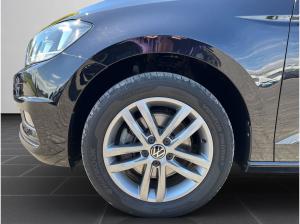 Volkswagen Touran 2.0 TDI *Active* Standhz. AHK Navi RFK ACC SHZ v&h