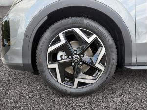 Volkswagen T-Roc R-Line 1.5 l eTSI LEDER*AHK*ALLWETTERREIFEN*PANO