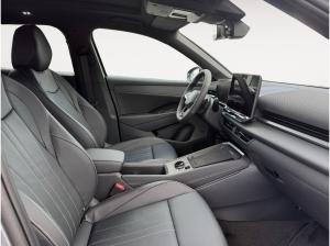 Volkswagen T-Roc R-Line 1.5 l eTSI LEDER*AHK*ALLWETTERREIFEN*PANO