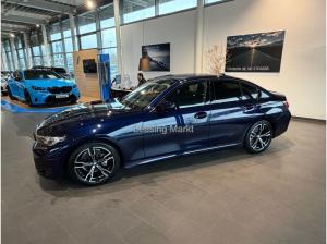 BMW 320 320i Automatik Navi Tempom.aktiv Glasdach Bluetooth PDC MP3 Schn.