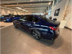 BMW 320 320i Automatik Navi Tempom.aktiv Glasdach Bluetooth PDC MP3 Schn.