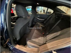 BMW 320 320i Automatik Navi Tempom.aktiv Glasdach Bluetooth PDC MP3 Schn.