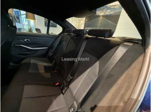 BMW 320 320i Automatik Navi Tempom.aktiv Glasdach Bluetooth PDC MP3 Schn.