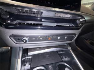 BMW 320 320i Automatik Navi Tempom.aktiv Glasdach Bluetooth PDC MP3 Schn.