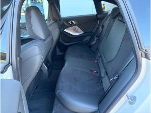 BMW 218 218d M Sportpaket DAB LED Komfortzg. AHK schw.