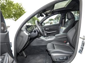 BMW 330 330i xDrive M Sport Glasd. DA H/K Adap.LED PA+