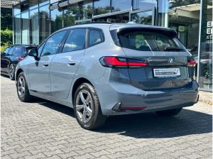 BMW 220 i Active Tourer //Anhängerkupplung 17 LM