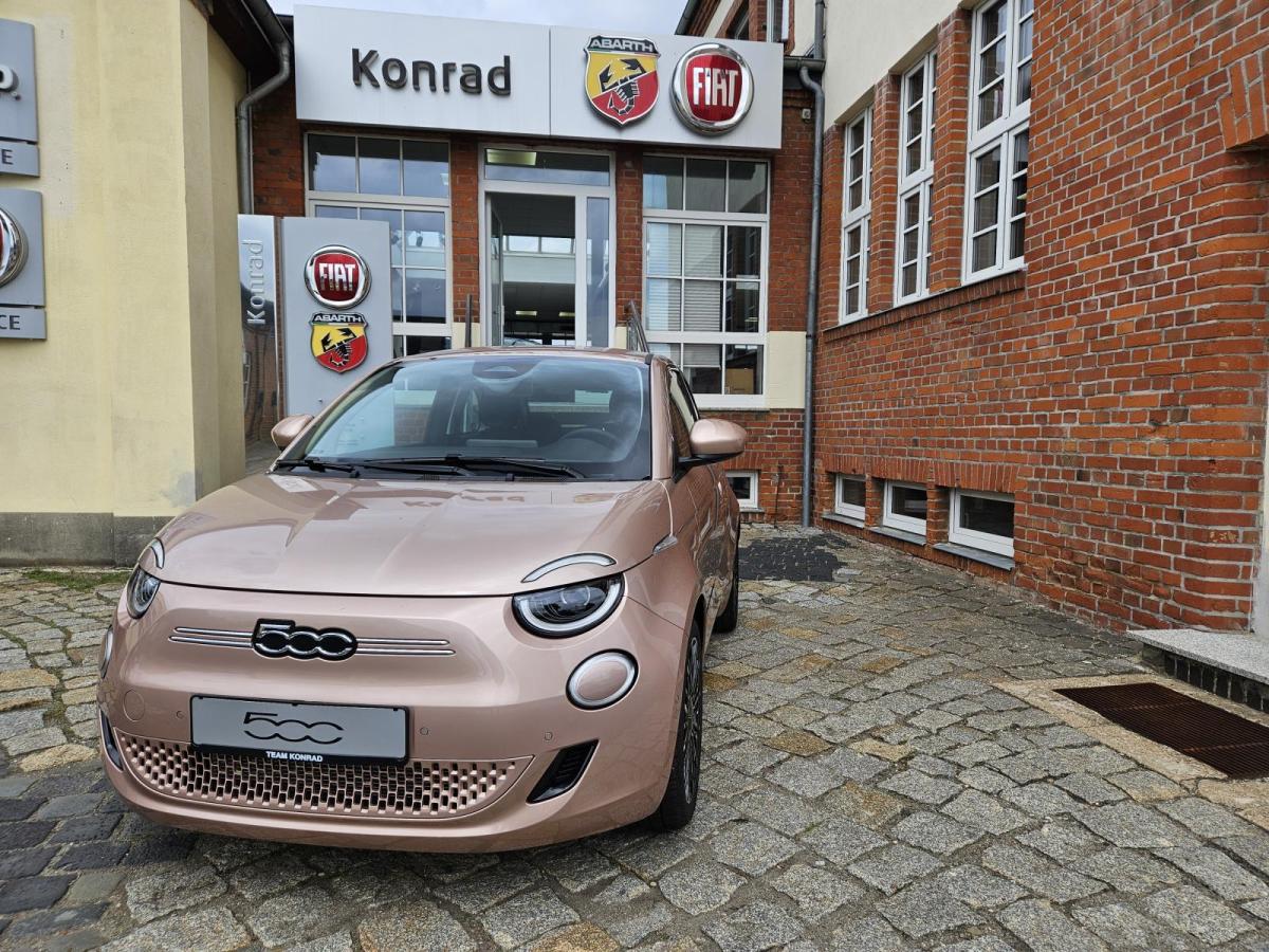 Fiat 500e ICON - sofort verfügbar - Komfort u. Style Paket - verschiedene Farben
