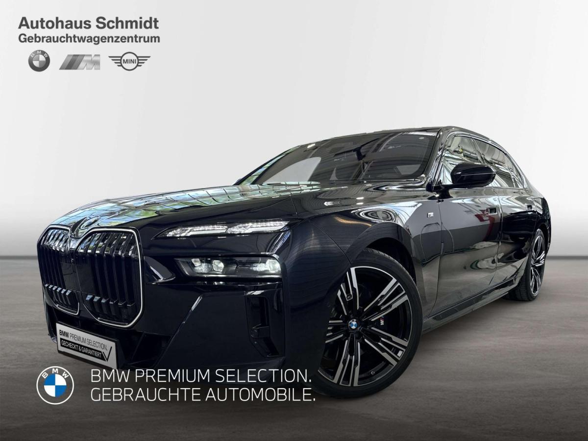 BMW i7