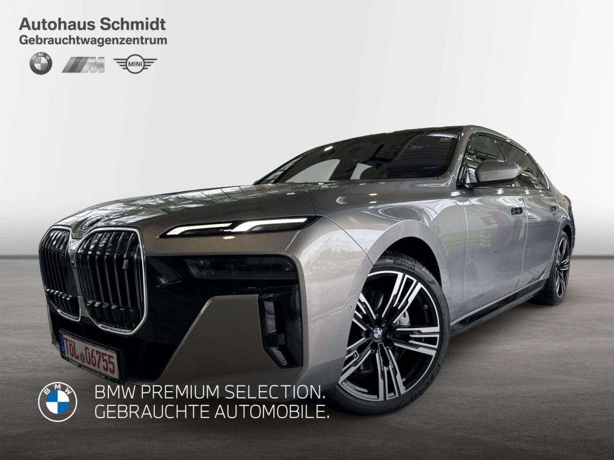 BMW i7