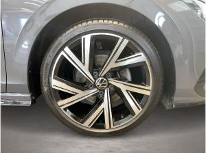 Volkswagen Golf VIII Variant 1.5 TSI DSG R-Line ACC AUT LED