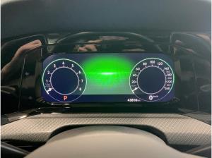 Volkswagen Golf VIII Variant 1.5 TSI DSG R-Line ACC AUT LED