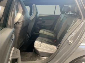 Volkswagen Golf VIII Variant 1.5 TSI DSG R-Line ACC AUT LED