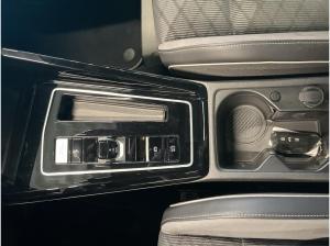 Volkswagen Golf VIII Variant 1.5 TSI DSG R-Line ACC AUT LED