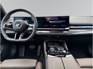 BMW 520 d Touring M Sport STANDHEIZUNG,AHK,ACC,KLIMA SITZE,360 GRAD KAMERA,H/K SOUND,LED-SW,LENKRADHEIZUNG