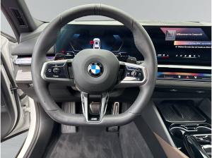 BMW 520 d Touring M Sport STANDHEIZUNG,AHK,ACC,KLIMA SITZE,360 GRAD KAMERA,H/K SOUND,LED-SW,LENKRADHEIZUNG
