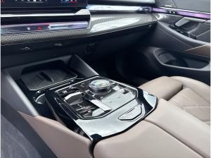 BMW 520 d Touring M Sport STANDHEIZUNG,AHK,ACC,KLIMA SITZE,360 GRAD KAMERA,H/K SOUND,LED-SW,LENKRADHEIZUNG