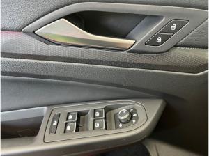 Volkswagen Golf VIII GTI Clubsport 2.0 TSI HUD AKRA PANO H&K DCC