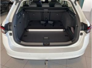 Skoda Superb Combi Selection 2,0 TDI - SOFORT - FESTPREIS - AHK Fahr+ Assist+