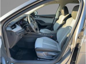 Skoda Octavia Combi Tour 2,0 TDI DSG *ACC AHZV MATRIX*