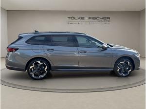 Skoda Superb SOFORT VERFÜGBAR! Combi Sportline iV DCC Pano AHK Navi eHeck
