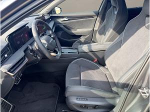 Skoda Superb SOFORT VERFÜGBAR! Combi Sportline iV DCC Pano AHK Navi eHeck