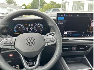 Volkswagen Tiguan R-Line 1.5 l eTSI DSG SOFORT VERFÜGBAR!  BlackStyle AHK WKR Pano