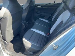 Volkswagen Golf VIII GTE 1.5 TSI eHybrid DSG AREA DCC LEDER