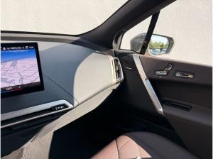 BMW ix iX xDrive40 SPORTPAKET+LASER+PANO SKY+AHK+KAMERA+ACC+LM22