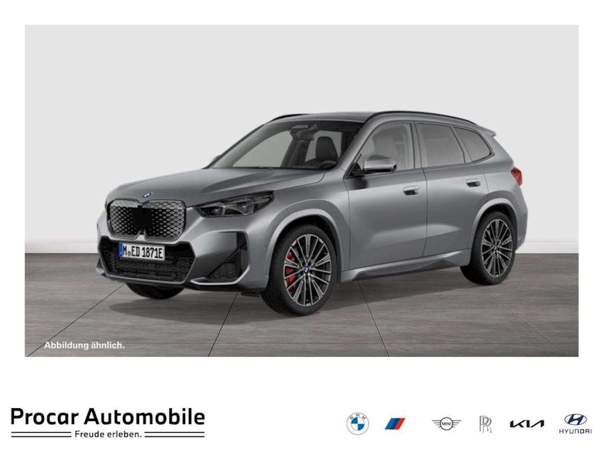 BMW iX1 eDrive20 M Sport Pro DA PROF + PA+ + PANO + ADAP LED + HUD + AHK + LHZ + UVM.