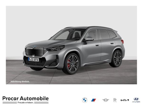 BMW iX1 eDrive20 M Sport Pro DA PROF + PA+ + PANO + ADAP LED + HUD + AHK + LHZ + UVM.