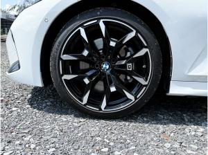 BMW 330 330i xDrive M Sport ACC RFK NAVI LED PDC V+H LM