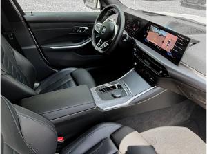 BMW 330 330i xDrive M Sport ACC RFK NAVI LED PDC V+H LM