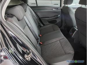 Volkswagen Golf 8 1.5 eTSI Move DSG ACC AHK Alu 17 HuD Nav