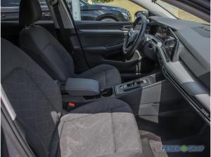 Volkswagen Golf 8 1.0 eTSI Life DSG ACC Navi RüKa Sitzh.