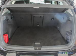 Volkswagen Golf 8 1.5 eTSI Move DSG ACC AHK Alu 17 HuD Nav