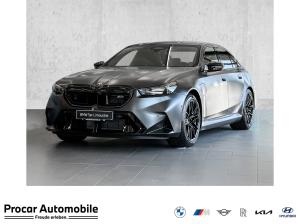 BMW M5 Limousine M Sport PANO 305KMH AHK RFK NAVI LED DAB