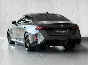 BMW M5 Limousine M Sport PANO 305KMH AHK RFK NAVI LED DAB