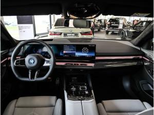 BMW 550 550e xDrive M Sport HUD PANO ACC AHK 360°KAM LM