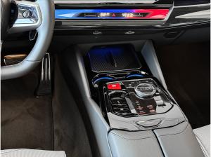 BMW M5 Limousine M Sport PANO 305KMH AHK RFK NAVI LED DAB
