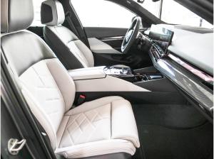 BMW 550 550e xDrive M Sport HUD PANO ACC AHK 360°KAM LM