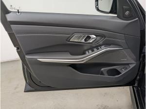 BMW 320 320d M Sportpaket Pro* Harman Kardon * AHK* Driving Assistant Professional*