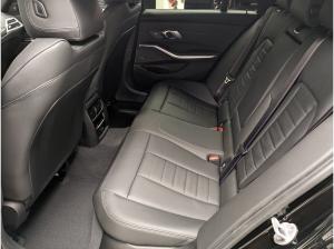 BMW 320 320d M Sportpaket Pro* Harman Kardon * AHK* Driving Assistant Professional*
