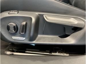 Volkswagen Passat Business 1.5 eTSI DSG 360 ACC AUT Kam.